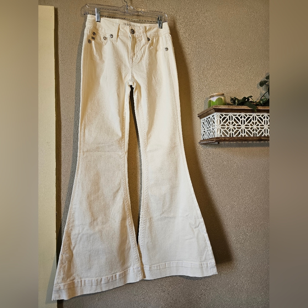 Miss Me White Flare Mid Rise 27 X 34